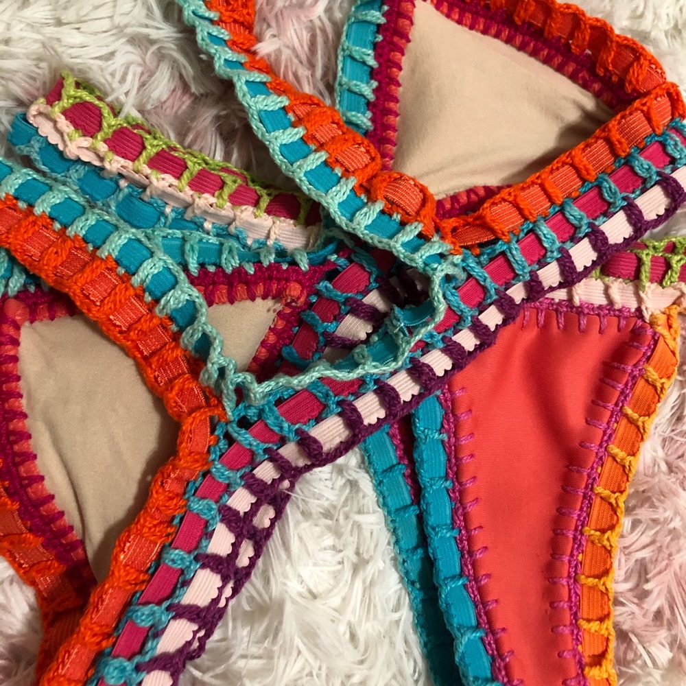 Two piece bikini - Picture 2 of 4